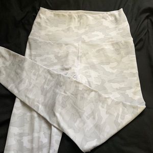 Scorpio Sol camo leggings